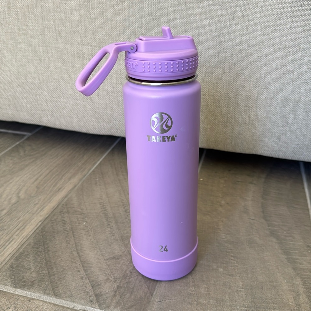 Takeya lilac 24 oz water bottle